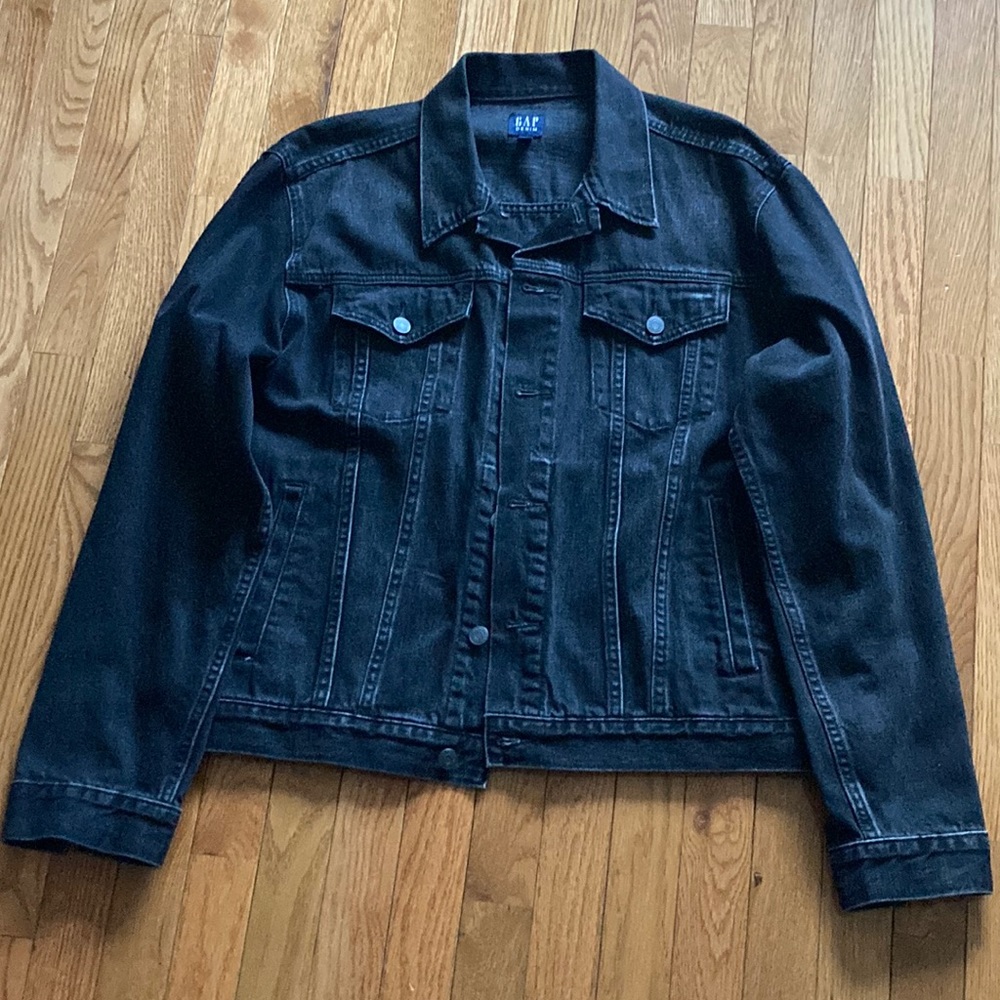 GAP CLASSIC BLACK DENIM JACKET WITH WASHWELL